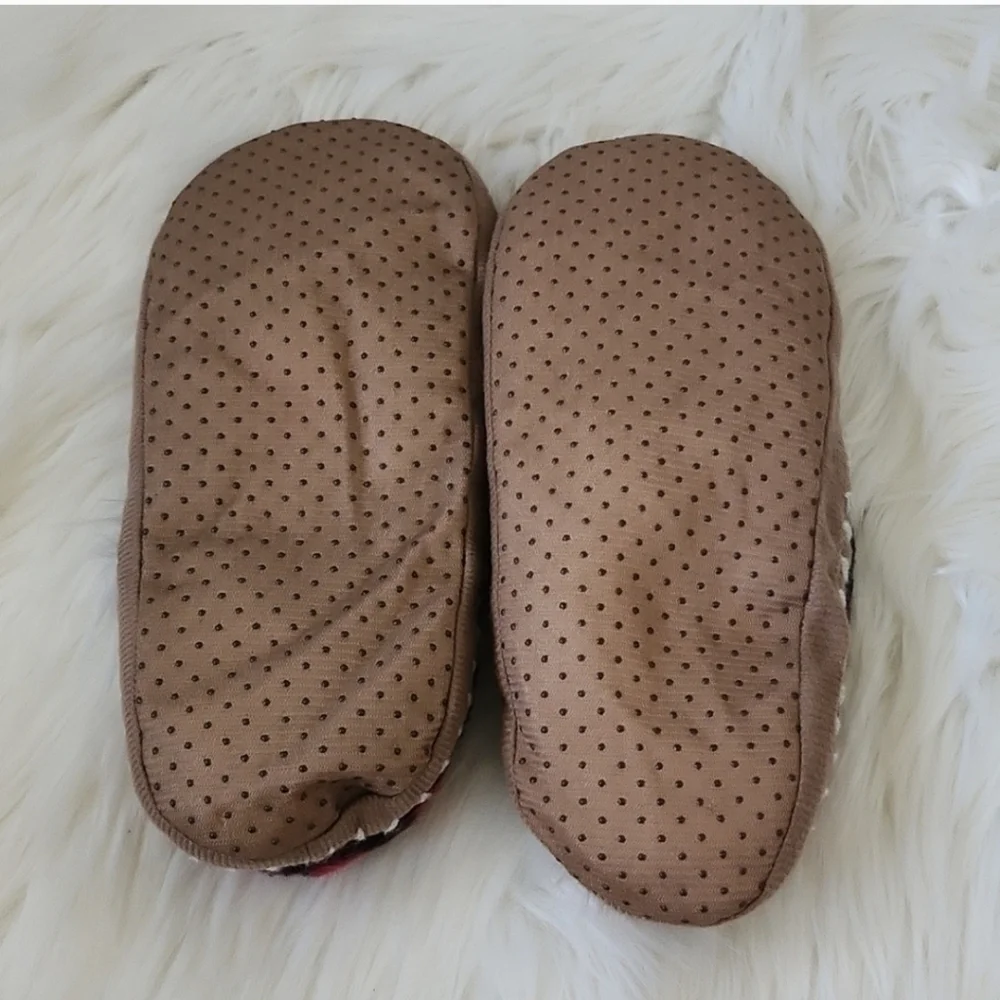Set of Muk Luk socks, Maurices slippers/socks, and Rooted Soul socks NEW
